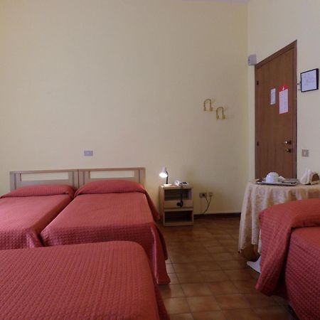 Hotel Delizia Genovese モンテカティーニ・テルメ エクステリア 写真