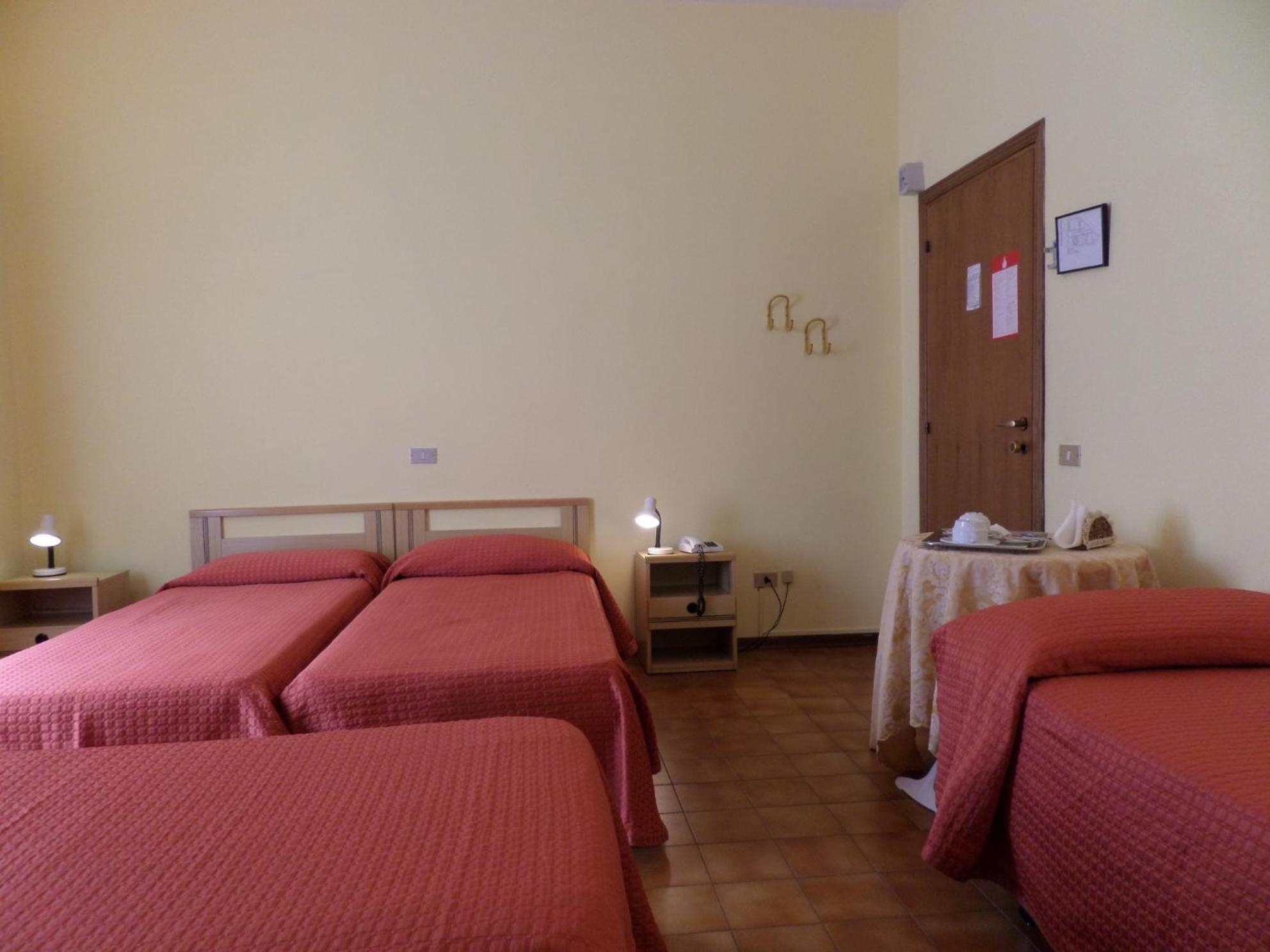 Hotel Delizia Genovese モンテカティーニ・テルメ エクステリア 写真
