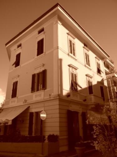 Hotel Delizia Genovese モンテカティーニ・テルメ エクステリア 写真