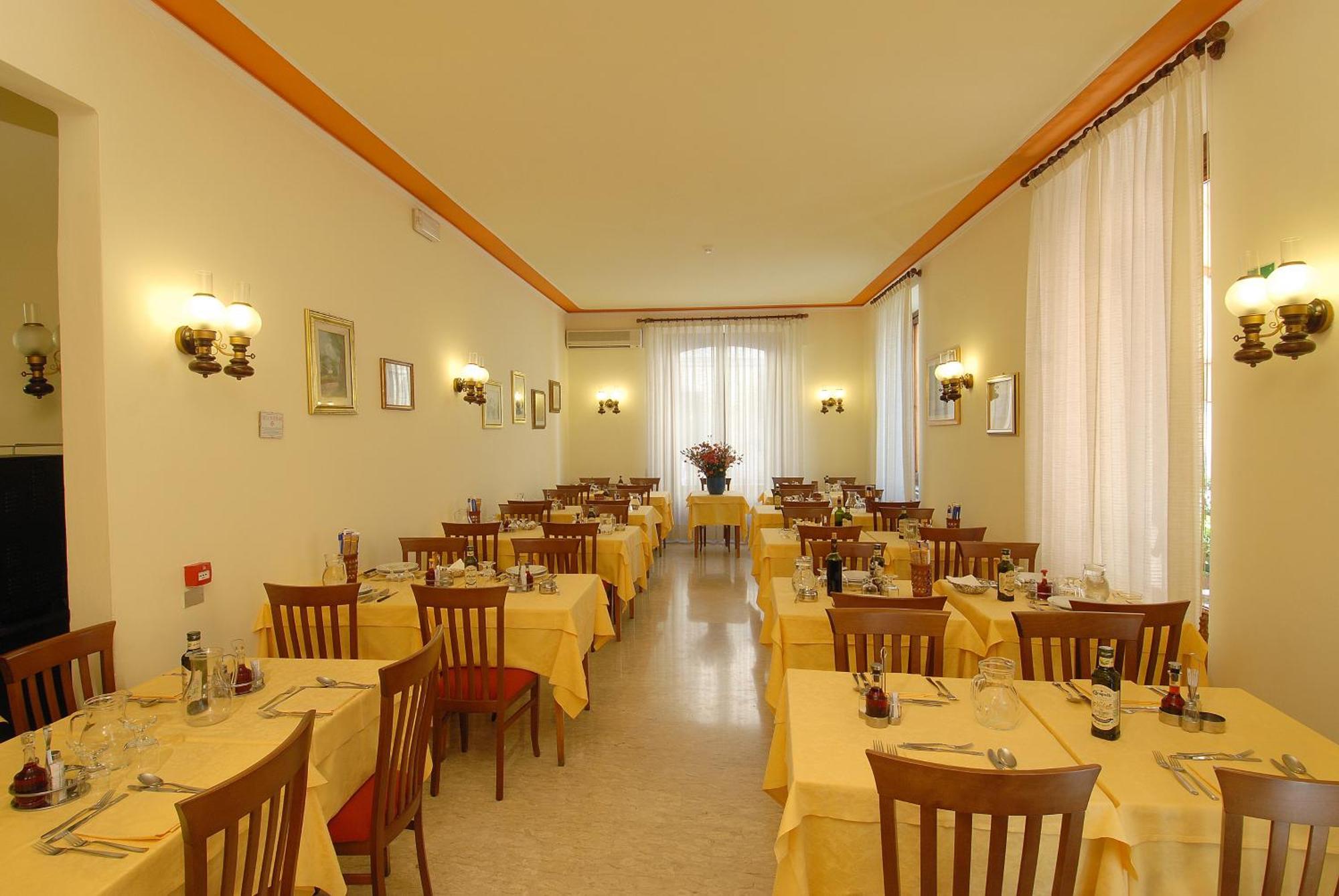 Hotel Delizia Genovese モンテカティーニ・テルメ エクステリア 写真