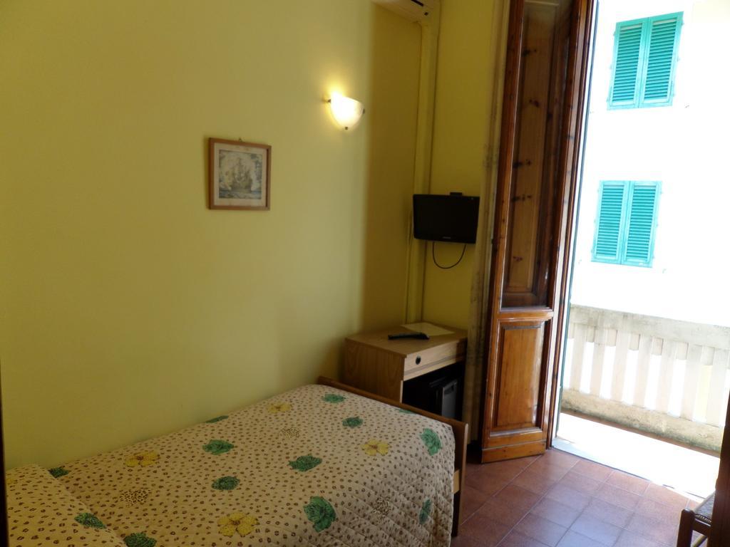 Hotel Delizia Genovese モンテカティーニ・テルメ 部屋 写真